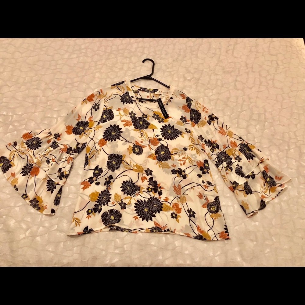 Floral patter blouse with bell sleeves NEVER WORN